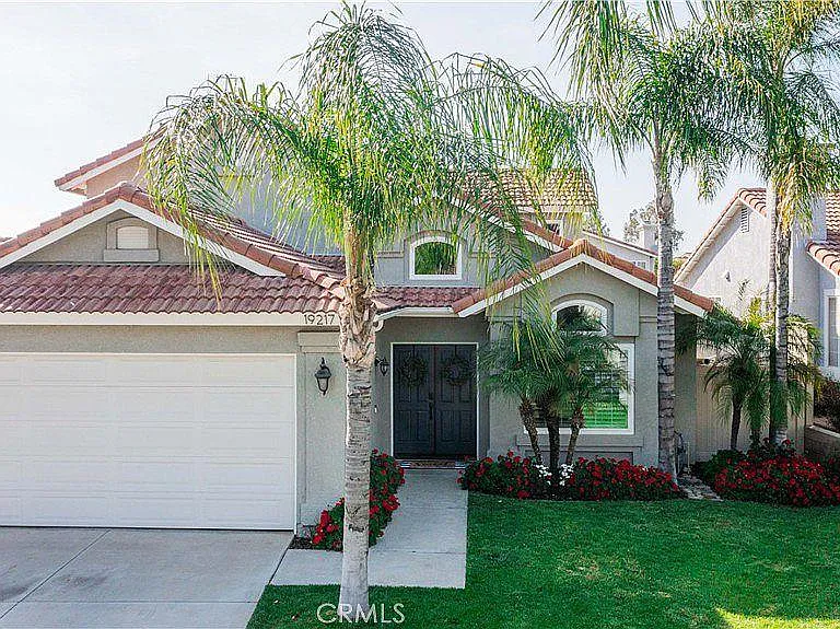 19217 Vintage Woods Dr — Photo 1