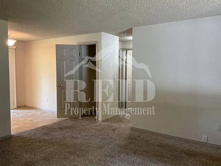 3217 SE Goldmaur Ct #B — Photo 3