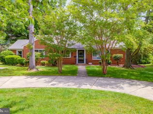 1947 S Arlington Ridge Rd, Arlington, VA 22202