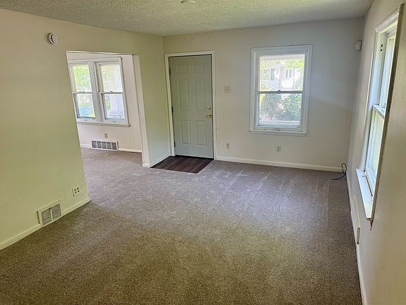 2nd image of 1215 Pondview Ave