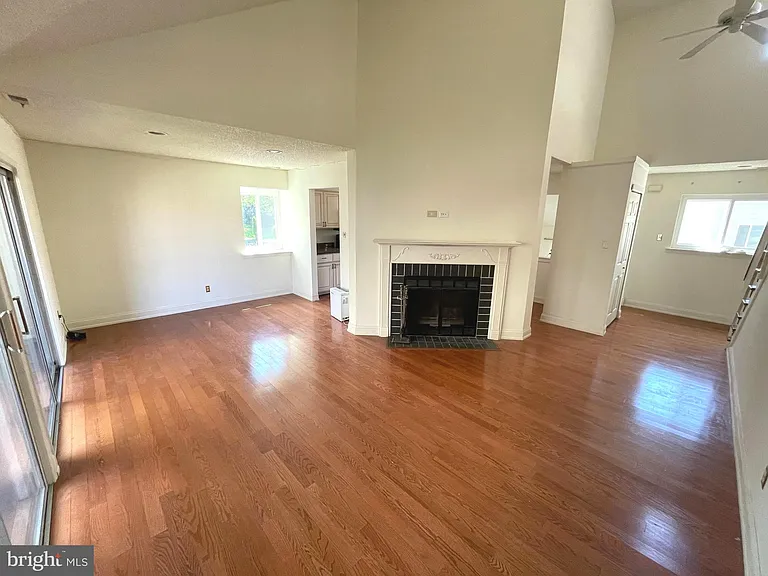 245 Carriage Ct #245 — Photo 22
