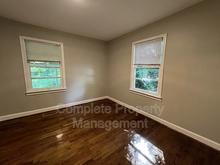 603 Camp Ct — Photo 8