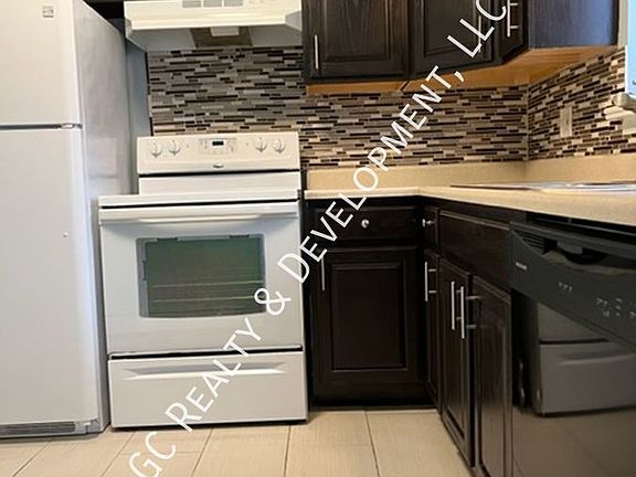 2nd image of 1703 W Dennis Dr Unit D-1