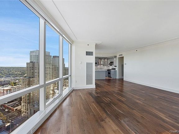 5th image of 1 Renaissance Sq Unit V4g
