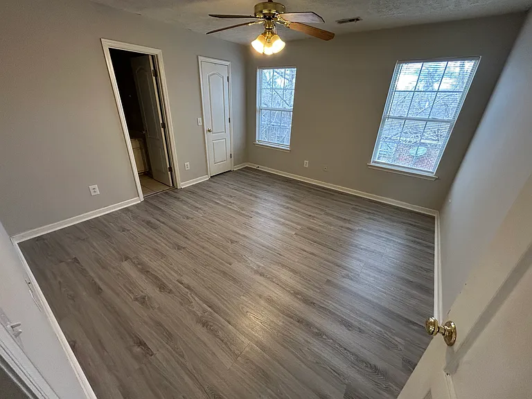 1525 Middleborough Ct — Photo 6