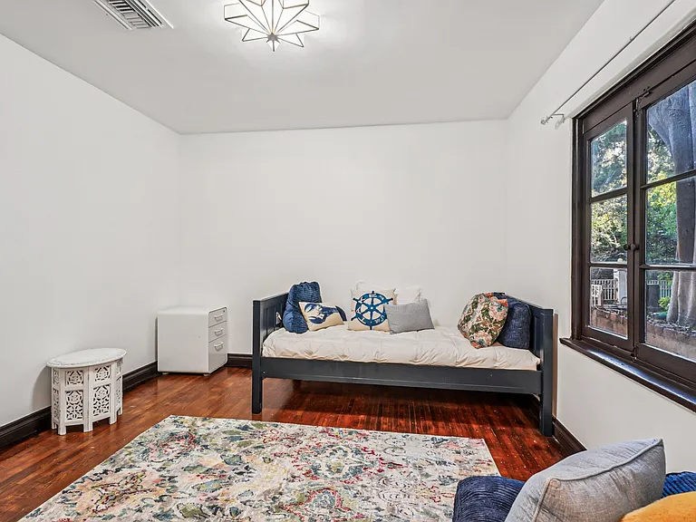 8718 Crescent Dr — Photo 9