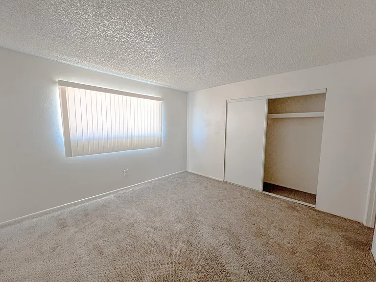 3363 W Harmont Dr #3 — Photo 6
