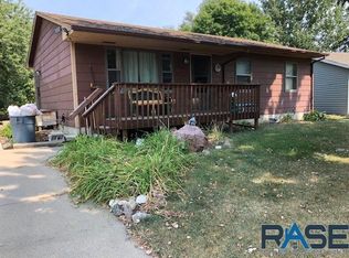 204 E Cedar St, Brandon, SD 57005