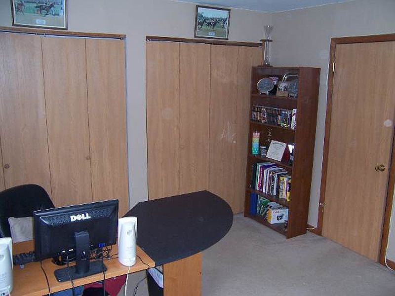 4th image of 27 WARSAW Avenue