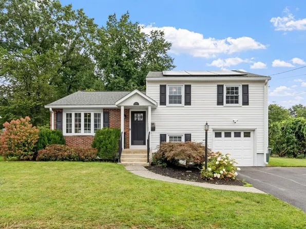 119 Smith St, Leominster, MA 01453
