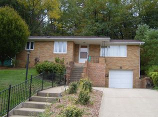 1647 NE Main St, Coshocton, OH