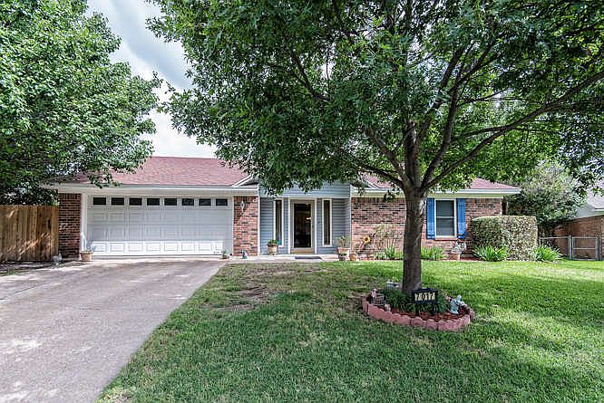 1st image of 7017 Oxford Dr