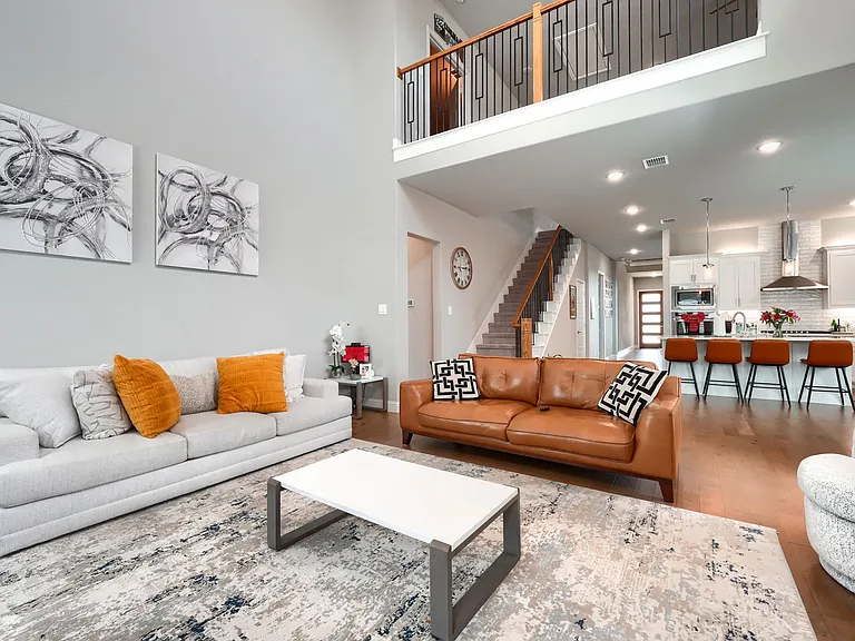 2446 Bainbridge Dr — Photo 9