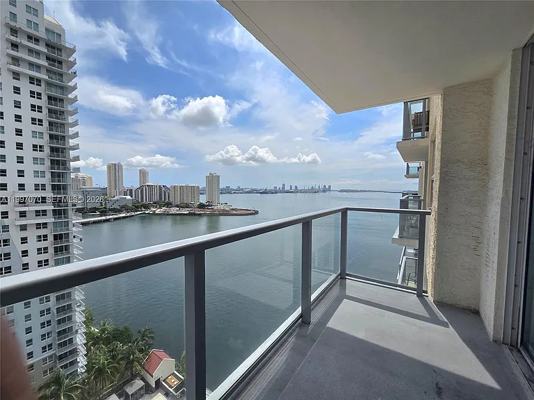 1155 Brickell Bay Dr #2006 — Photo 24