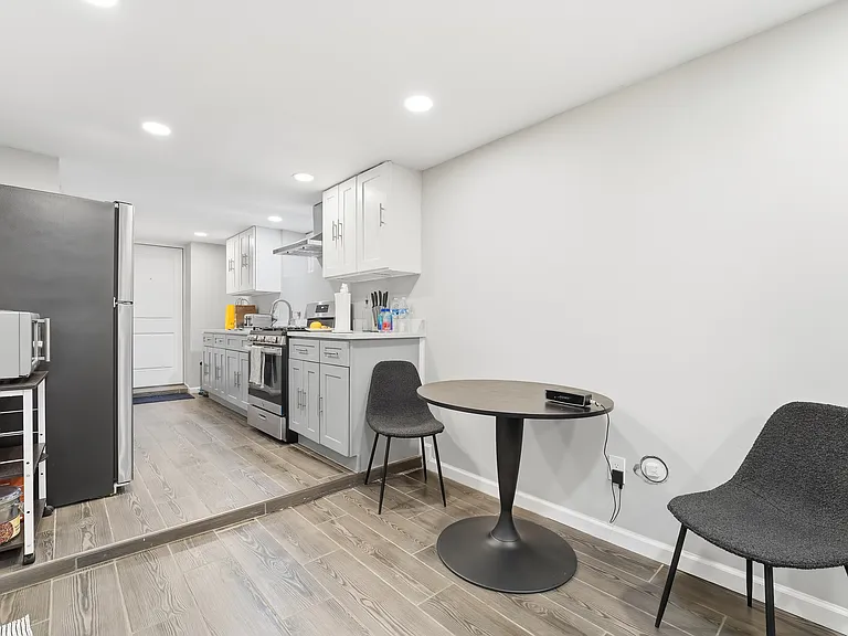 279 Ridgewood Ave #G — Photo 6