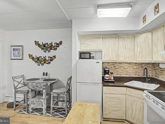 3rd image of 1575 W Street Rd APT 614