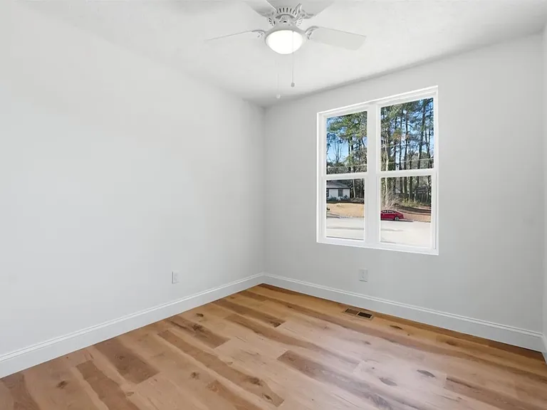 1008 Evangeline Way — Photo 9