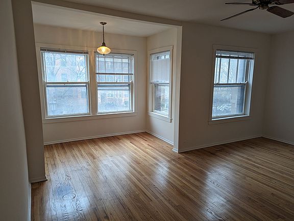 2nd image of 4750 N Malden St #2S
