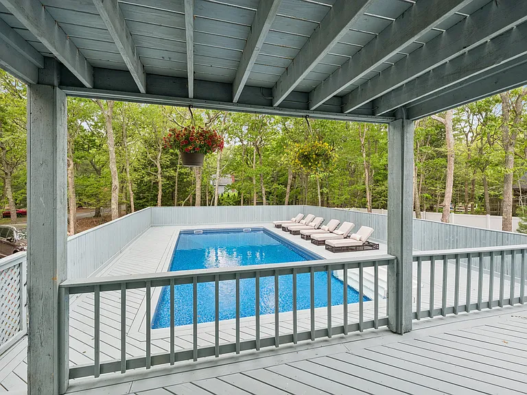 43 Montauk Ave — Photo 4
