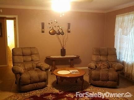 2nd image of 2007 Court Dr