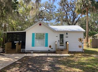 27 63rd St, Yankeetown, FL 34498