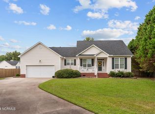 2802 Elizabeth Edwards Ct, Grimesland, NC 27837