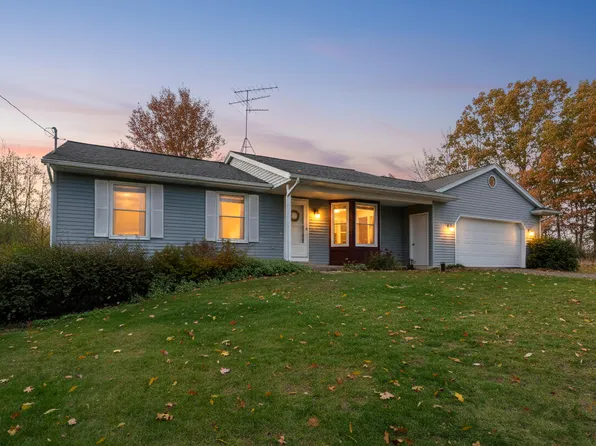 9565 N 24th St, Richland, MI 49083