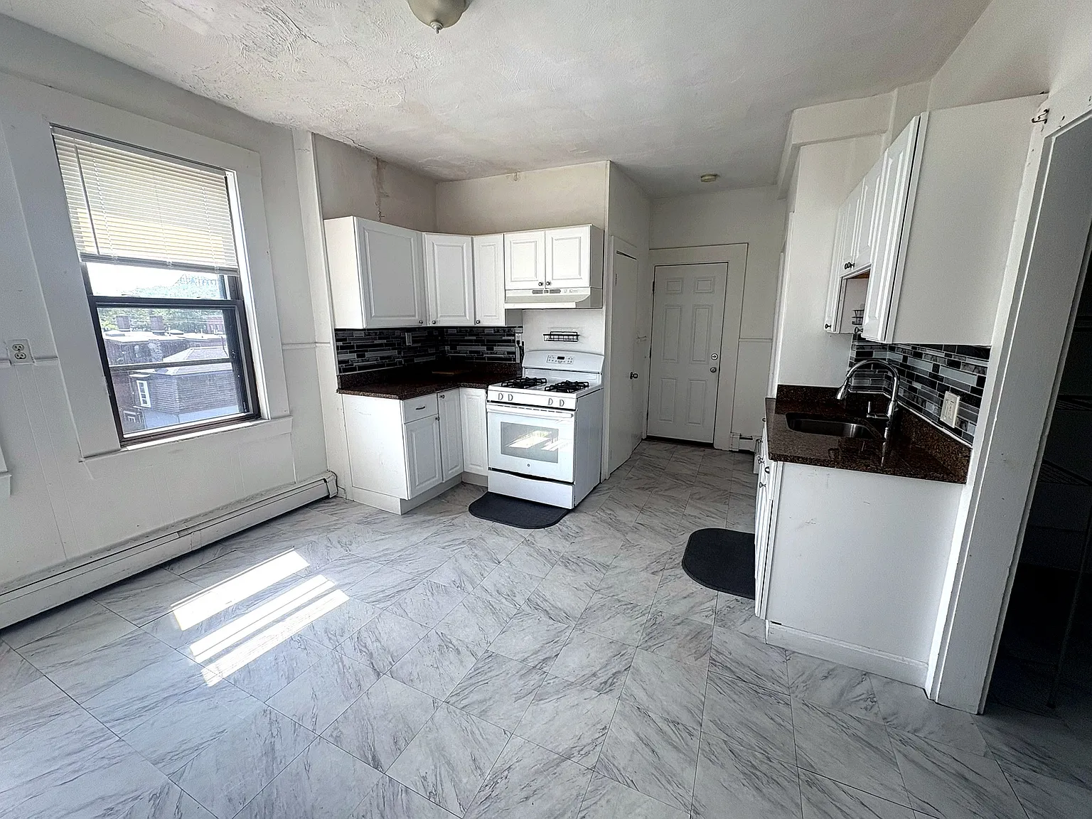 2 bed, $2,400 — Photo 1