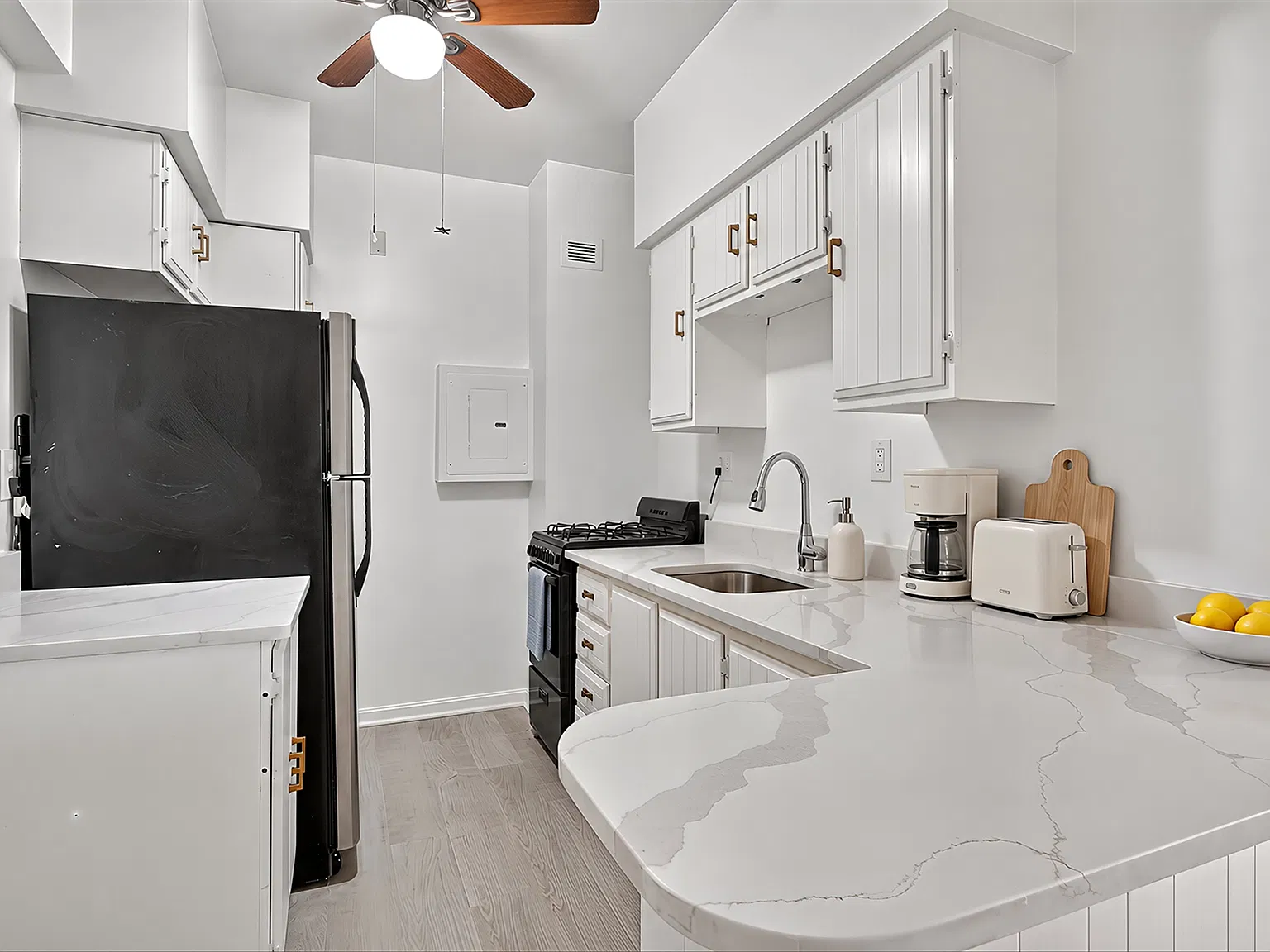 Studio, 515 sqft, $1,950 — Photo 4