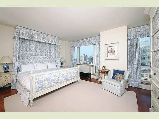 Sold by Stribling | media 8