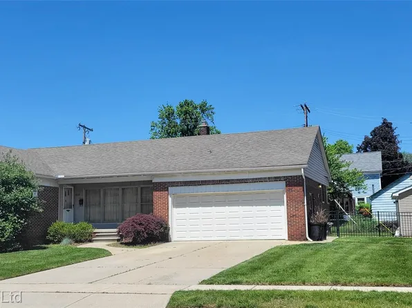 860 Palmer St, Plymouth, MI 48170