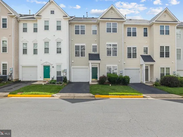 2523 Logan Wood Dr, Herndon, VA 20171