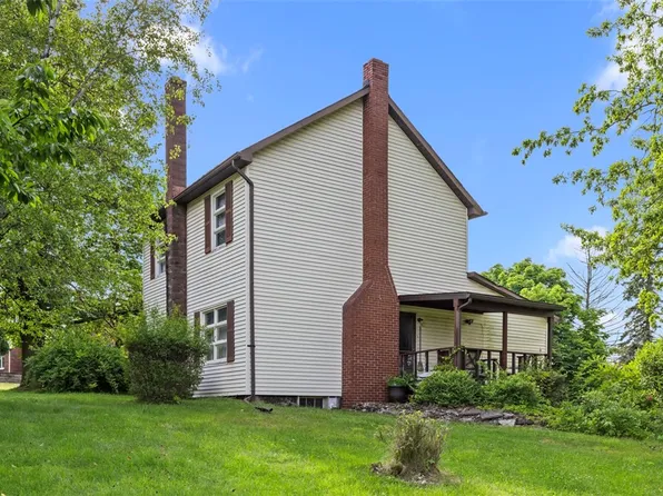 8070 Steubenville Pike N, Oakdale, PA 15071