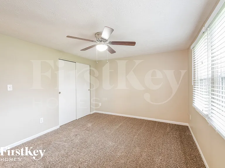 639 Shady Creek Ct — Photo 9
