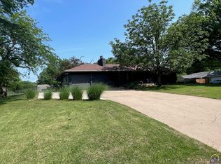 5008 SW Brentwood Rd, Topeka, KS 66606
