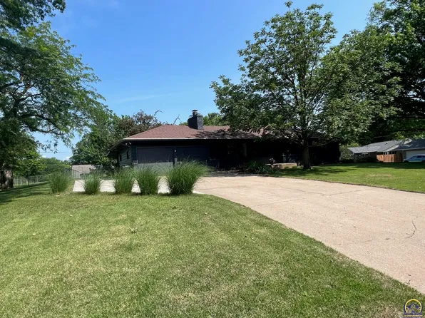 5008 SW Brentwood Rd, Topeka, KS 66606
