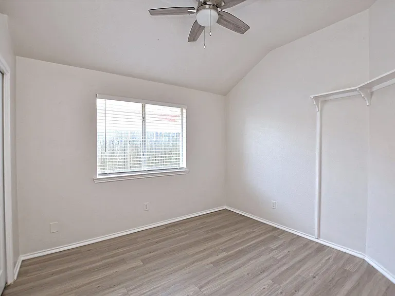 1705 Laurel Ln — Photo 21