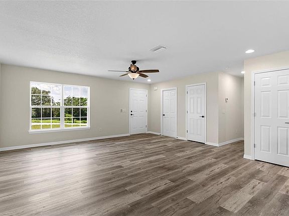 4th image of 328 Eucalyptus Rd