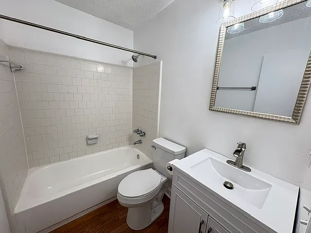 5754 Darien Dr — Photo 9