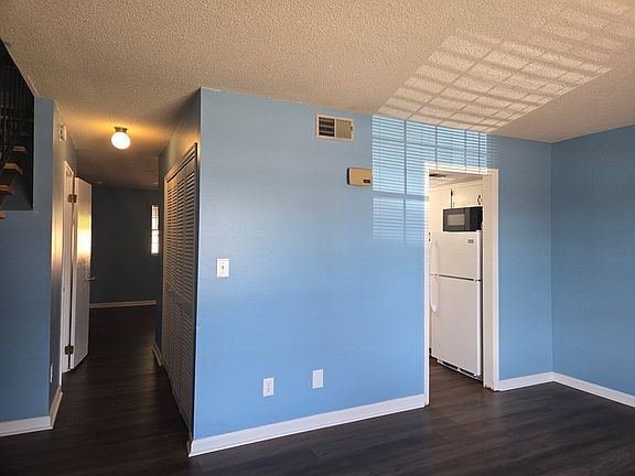 3rd image of 102 Country Club Dr APT B