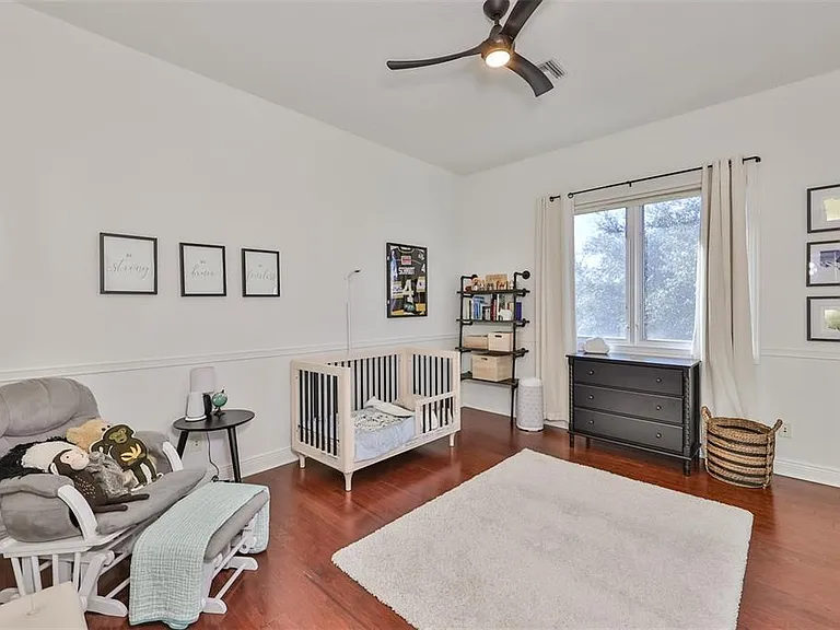 602 Saxony Blvd — Photo 33