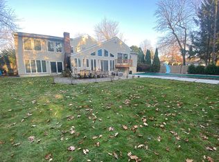 283 Valley Rd, River Edge, NJ 07661