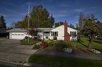 1st image of 4627 191st St SW