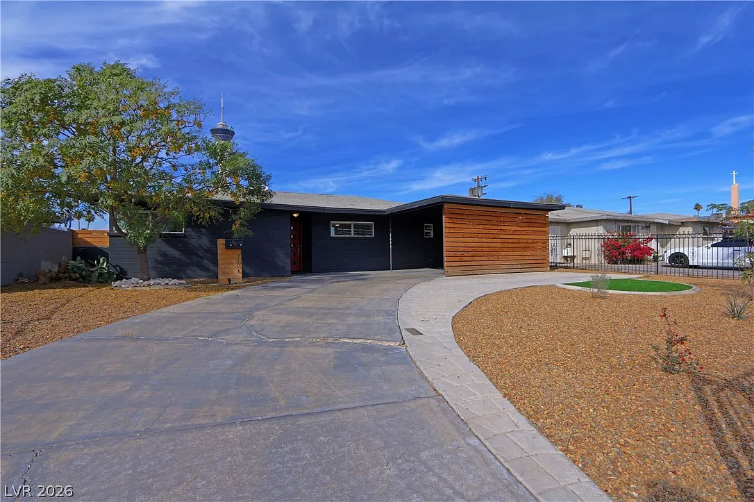 3 bed, 2.0 bath, 1833 sqft, $2,499 — Photo 2
