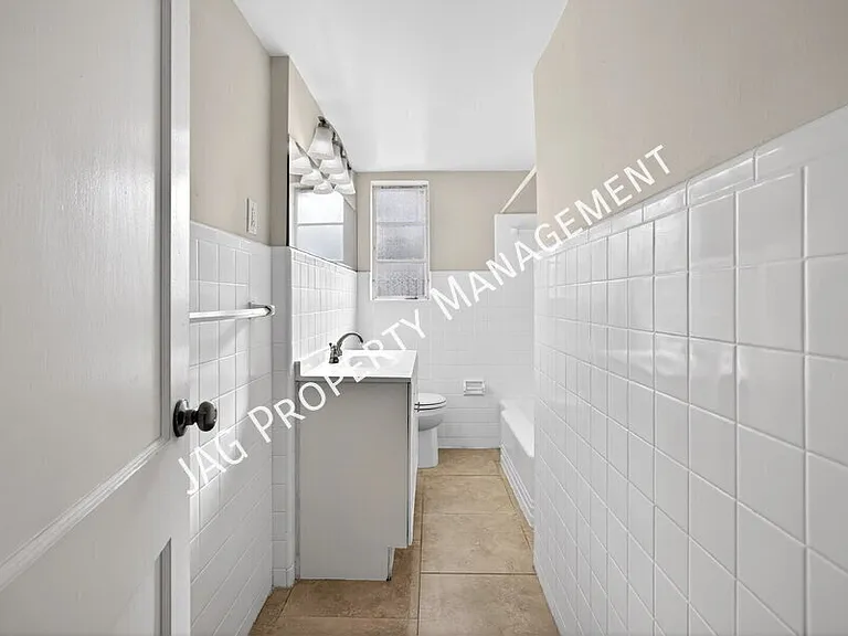 2761 Saint Johns Ave #3 — Photo 17