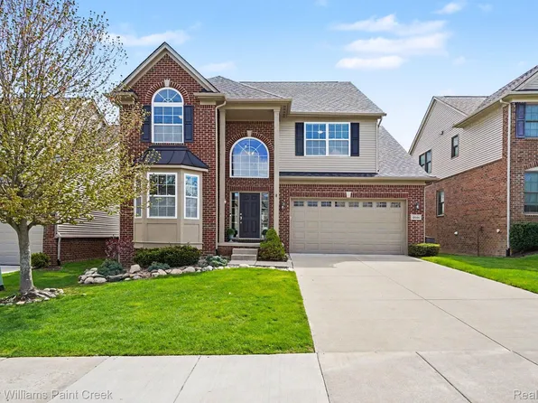 4846 E Stonegate Cir, Orion, MI 48359