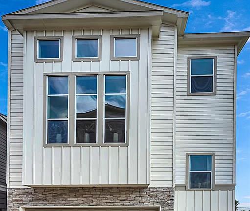 3rd image of 1821 Crestdale Dr