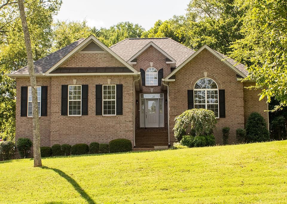 1st image of 1040 Oak Creek Dr