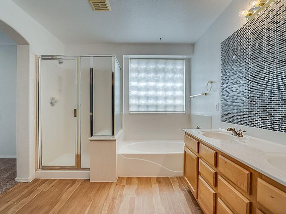 5th image of 20925 N 101st Dr