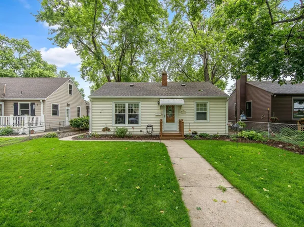 14 Jackson Ave S, Hopkins, MN 55343